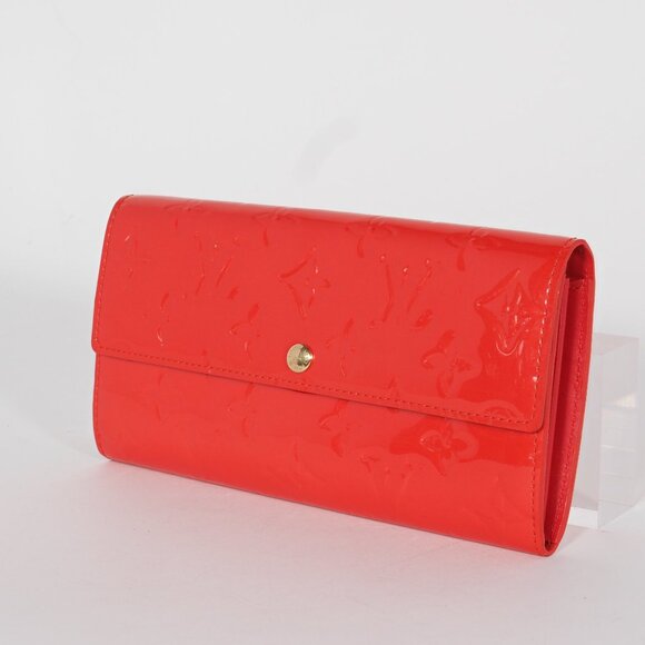 Louis Vuitton Vernis Monogram Sarah Wallet in Pomme d’Amour Red Patent - Picture 2 of 10